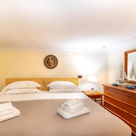 아파트 Flat Rosanna